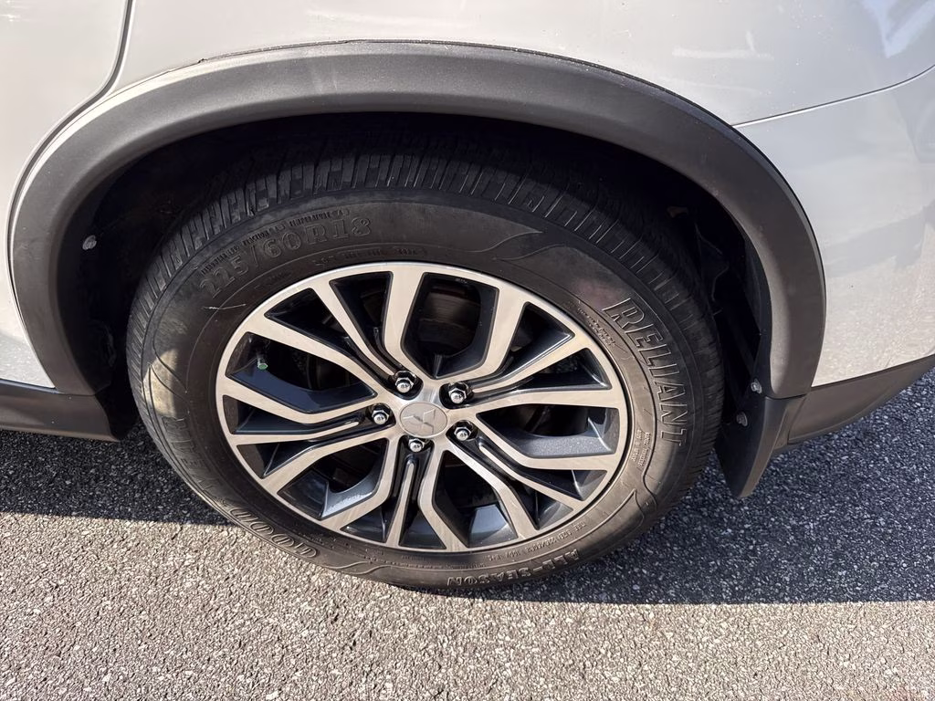 2019 White Mitsubishi Outlander Sport 2.0 ES FWD SUV