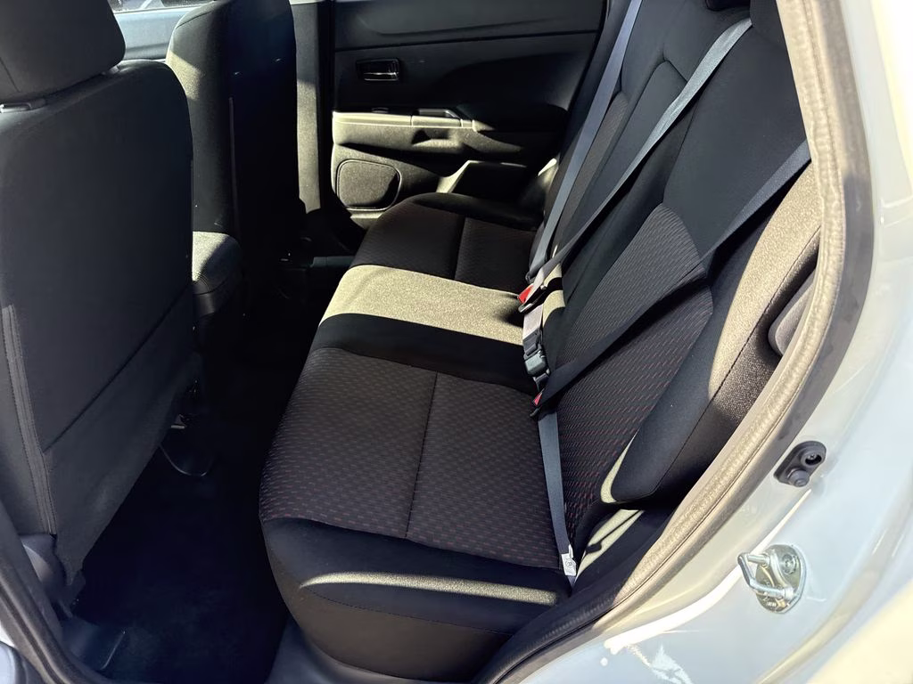 2019 White Mitsubishi Outlander Sport 2.0 ES FWD SUV