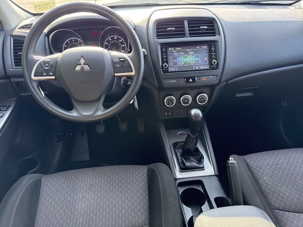 2019 White Mitsubishi Outlander Sport 2.0 ES FWD SUV