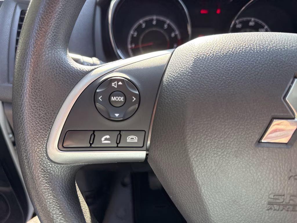 2019 White Mitsubishi Outlander Sport 2.0 ES FWD SUV