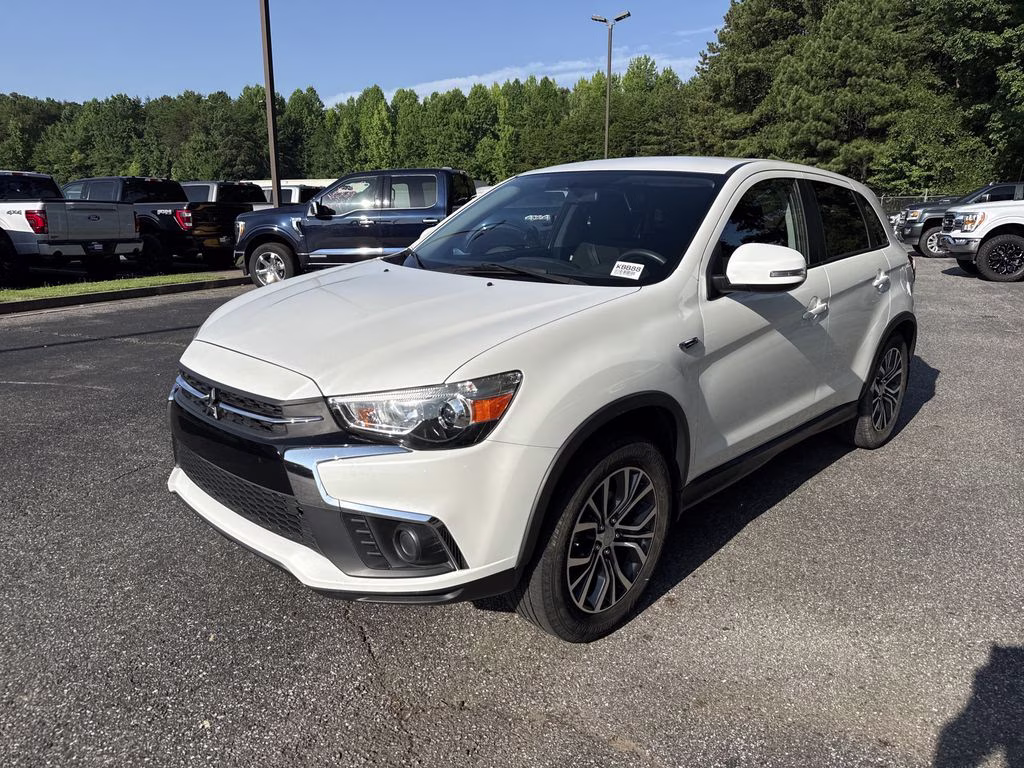 2019 White Mitsubishi Outlander Sport 2.0 ES FWD SUV