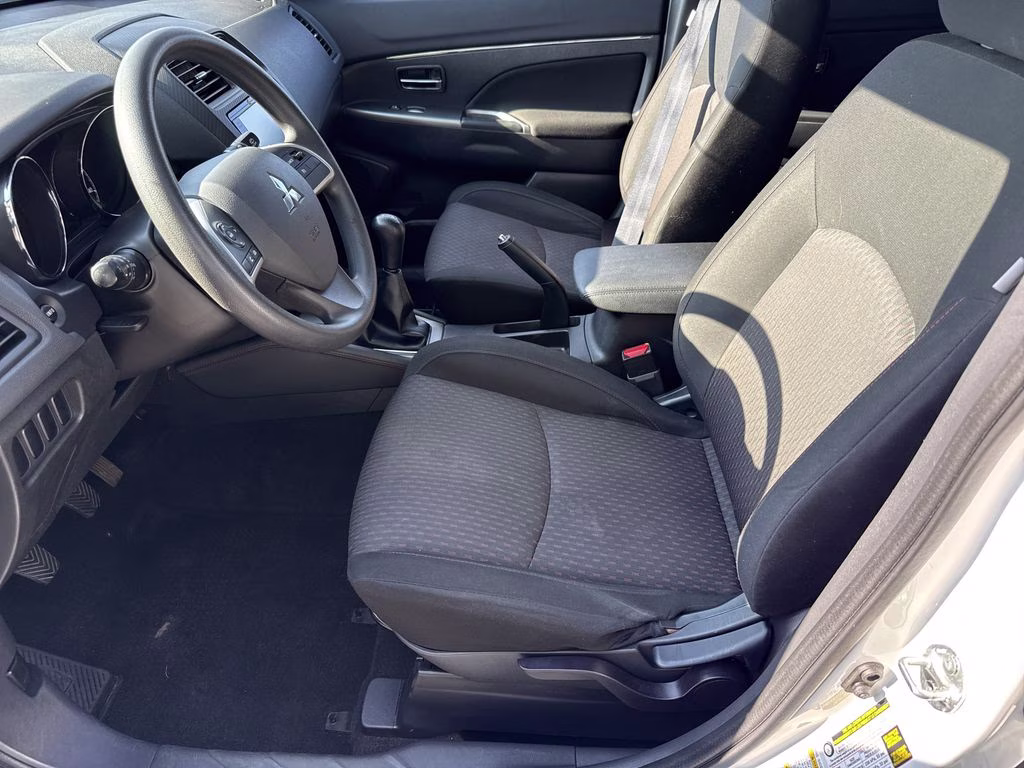 2019 White Mitsubishi Outlander Sport 2.0 ES FWD SUV
