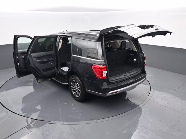2023 Black Ford Expedition XLT 4X4 SUV
