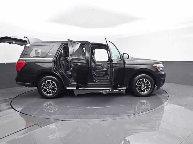 2023 Black Ford Expedition XLT 4X4 SUV