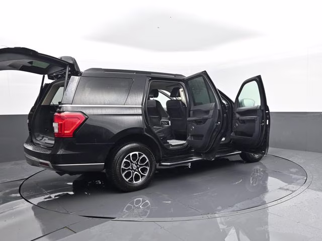 2023 Black Ford Expedition XLT 4X4 SUV