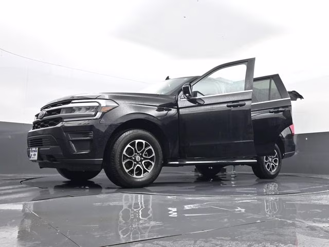2023 Black Ford Expedition XLT 4X4 SUV
