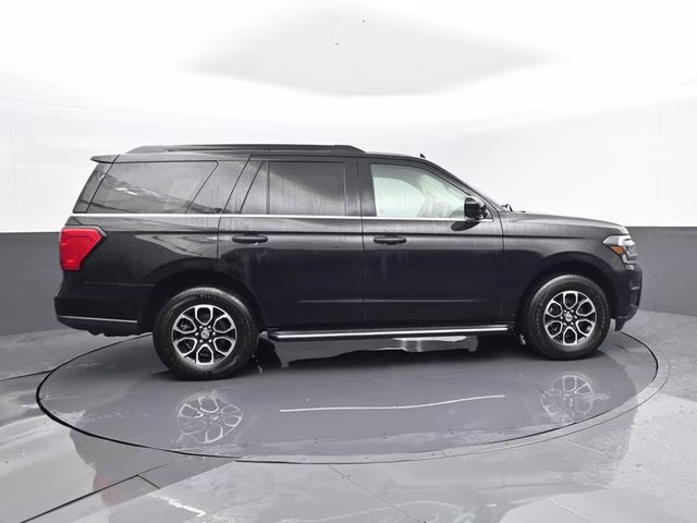 2023 Black Ford Expedition XLT 4X4 SUV