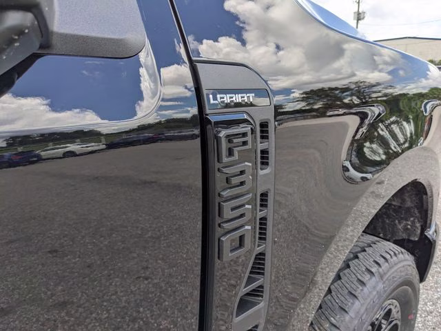 2026 Agate Black Metallic Ford Super Duty F-350 SRW Lariat 4X4 Truck