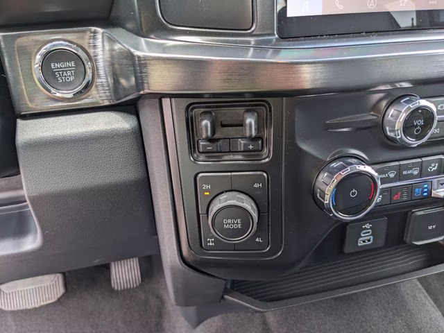 2026 Agate Black Metallic Ford Super Duty F-350 SRW Lariat 4X4 Truck
