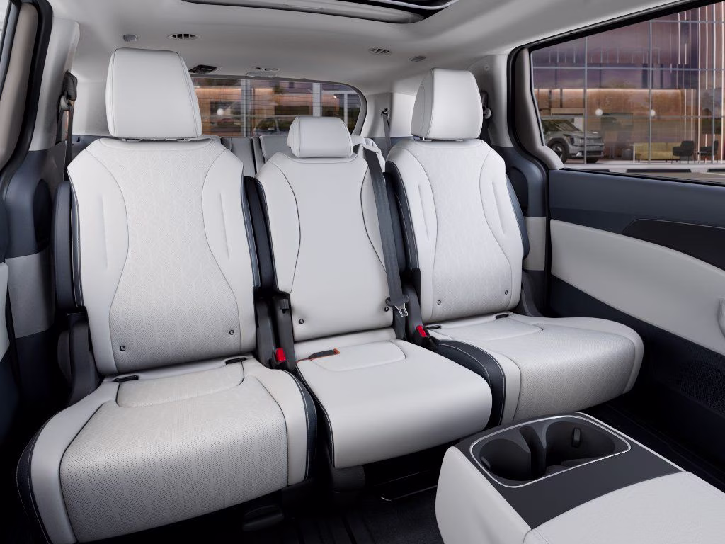 2026 Ceramic White Kia Carnival Hybrid SX FWD Van