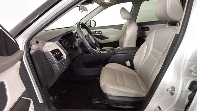 2021 Pearl White Tricoat Nissan Rogue SV AWD SUV