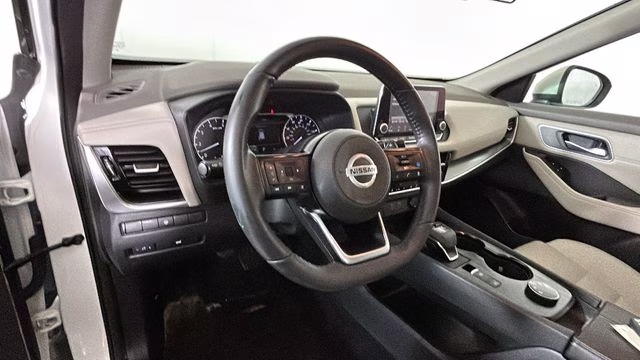 2021 Pearl White Tricoat Nissan Rogue SV AWD SUV
