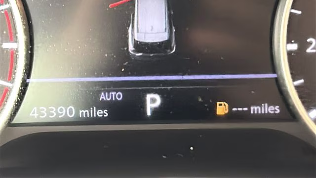 2021 Pearl White Tricoat Nissan Rogue SV AWD SUV