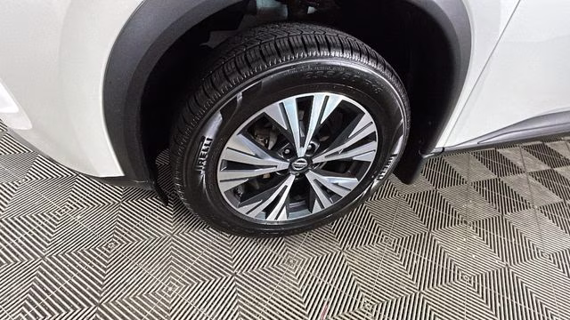 2021 Pearl White Tricoat Nissan Rogue SV AWD SUV