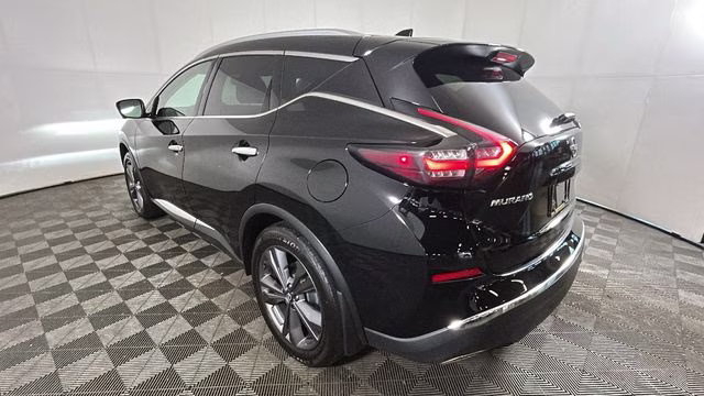 2023 Super Black Nissan Murano Platinum AWD SUV