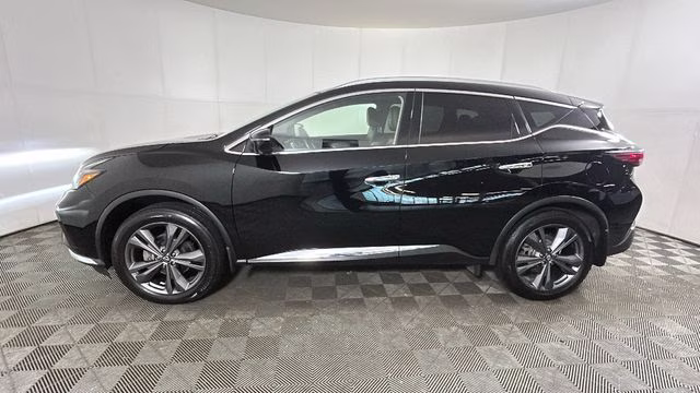 2023 Super Black Nissan Murano Platinum AWD SUV