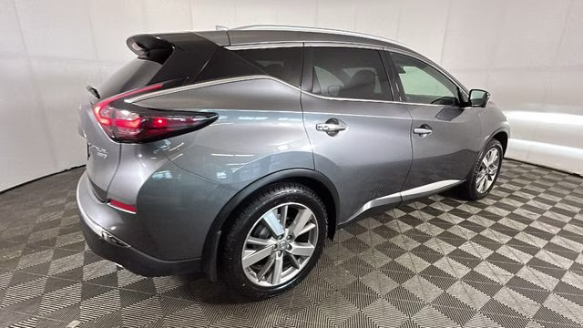 2022 Gun Metallic Nissan Murano Platinum AWD SUV
