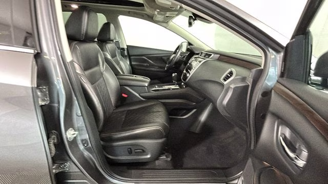 2022 Gun Metallic Nissan Murano Platinum AWD SUV