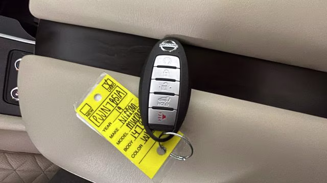 2019 Pearl White Tricoat Nissan Murano Platinum AWD SUV