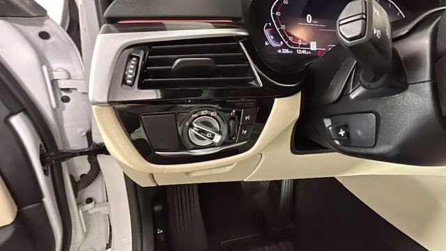 2023 Mineral White Metallic BMW 5 Series 530i xDrive AWD Sedan