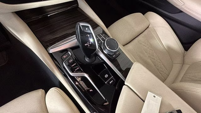 2023 Mineral White Metallic BMW 5 Series 530i xDrive AWD Sedan