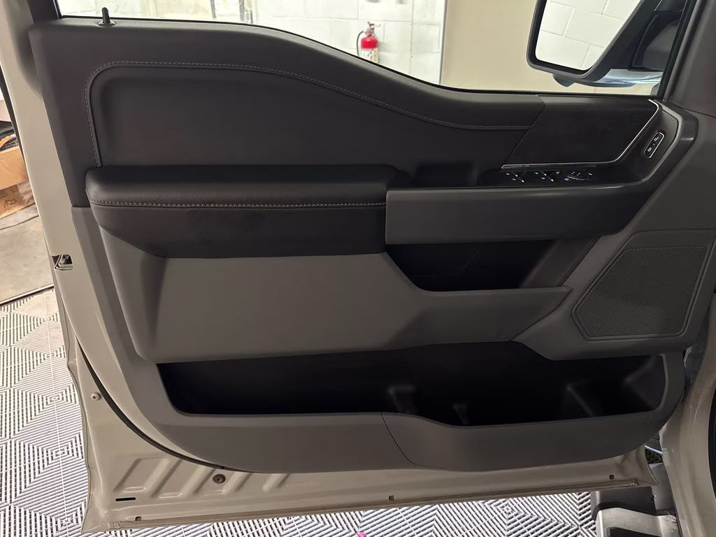 2024 Avalanche Ford F-150 XLT 4X4 Truck