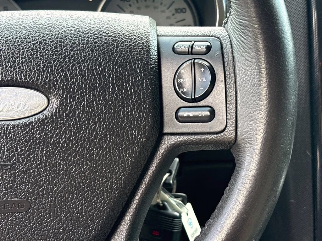 2008 White Ford Explorer Sport Trac XLT RWD SUV