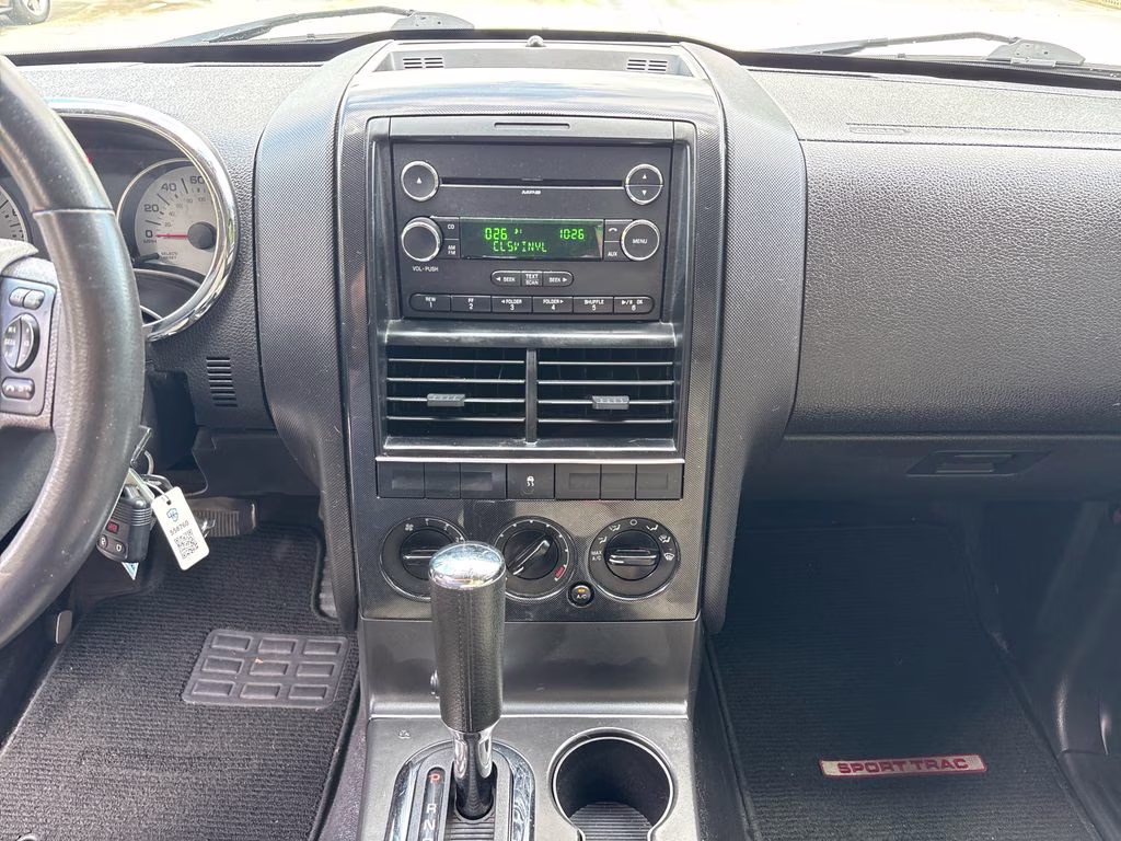 2008 White Ford Explorer Sport Trac XLT RWD SUV