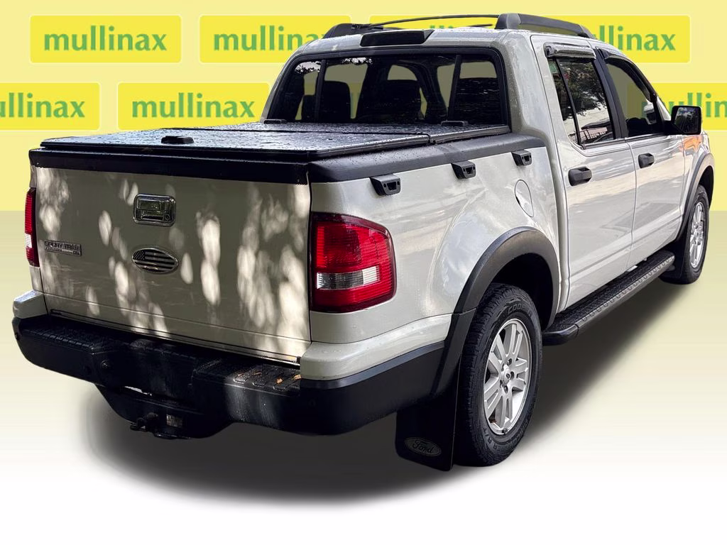 2008 White Ford Explorer Sport Trac XLT RWD SUV