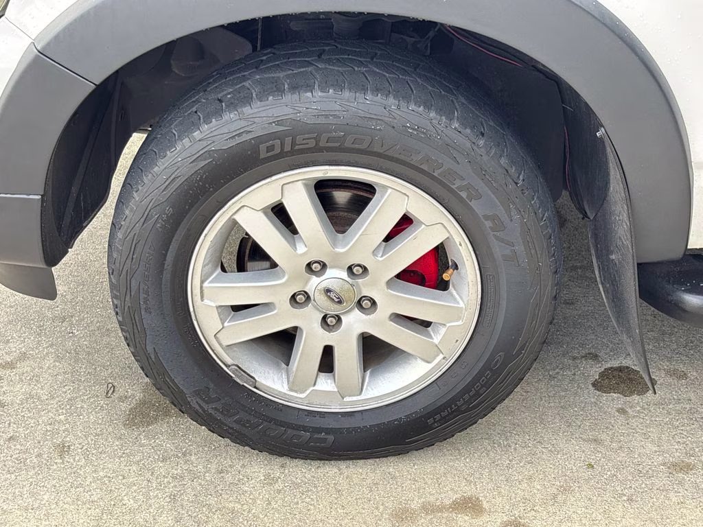 2008 White Ford Explorer Sport Trac XLT RWD SUV