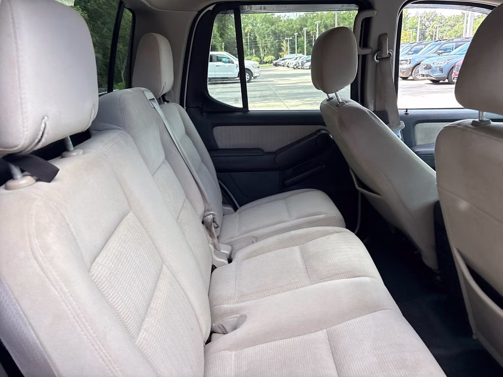 2008 White Ford Explorer Sport Trac XLT RWD SUV