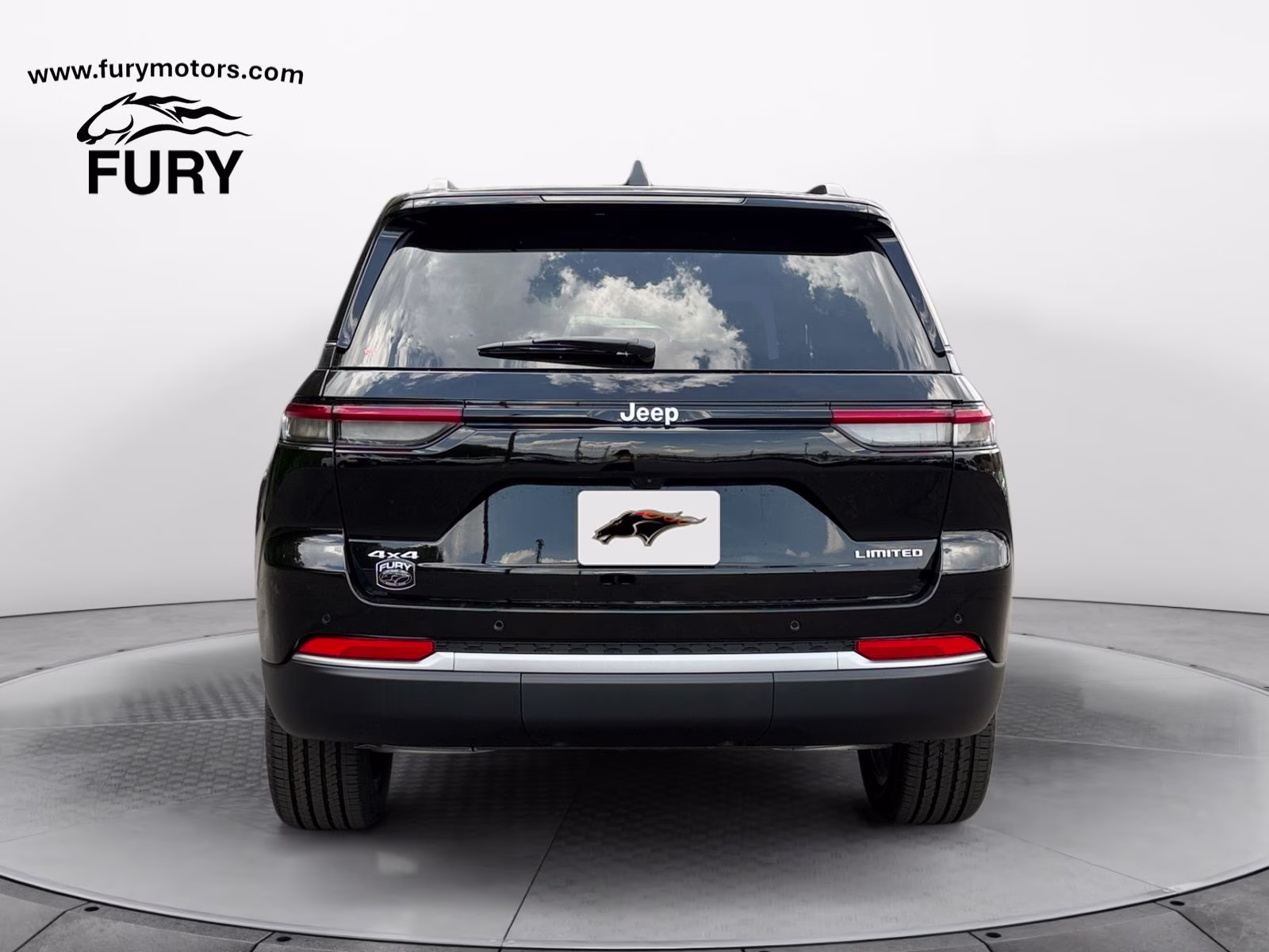 2026 Diamond Black Crystal Pearlcoat Jeep Grand Cherokee Limited 4X4 SUV