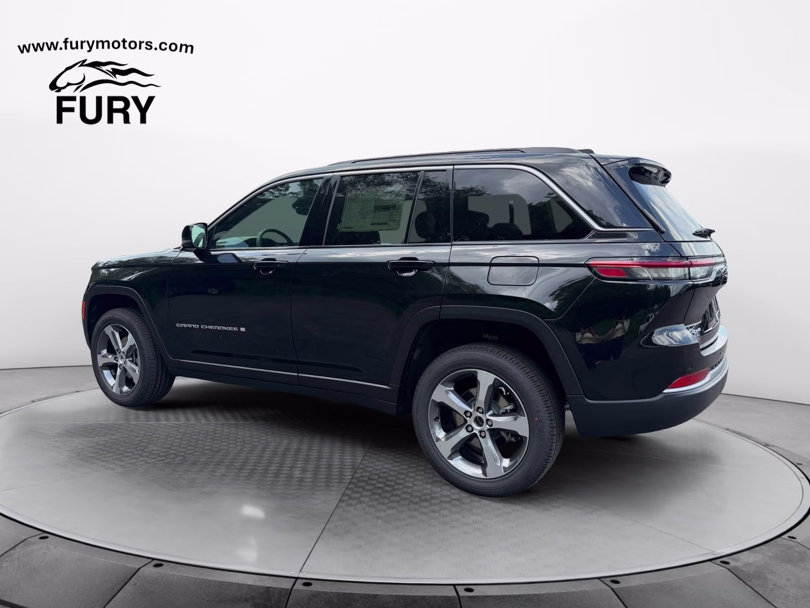 2026 Diamond Black Crystal Pearlcoat Jeep Grand Cherokee Limited 4X4 SUV