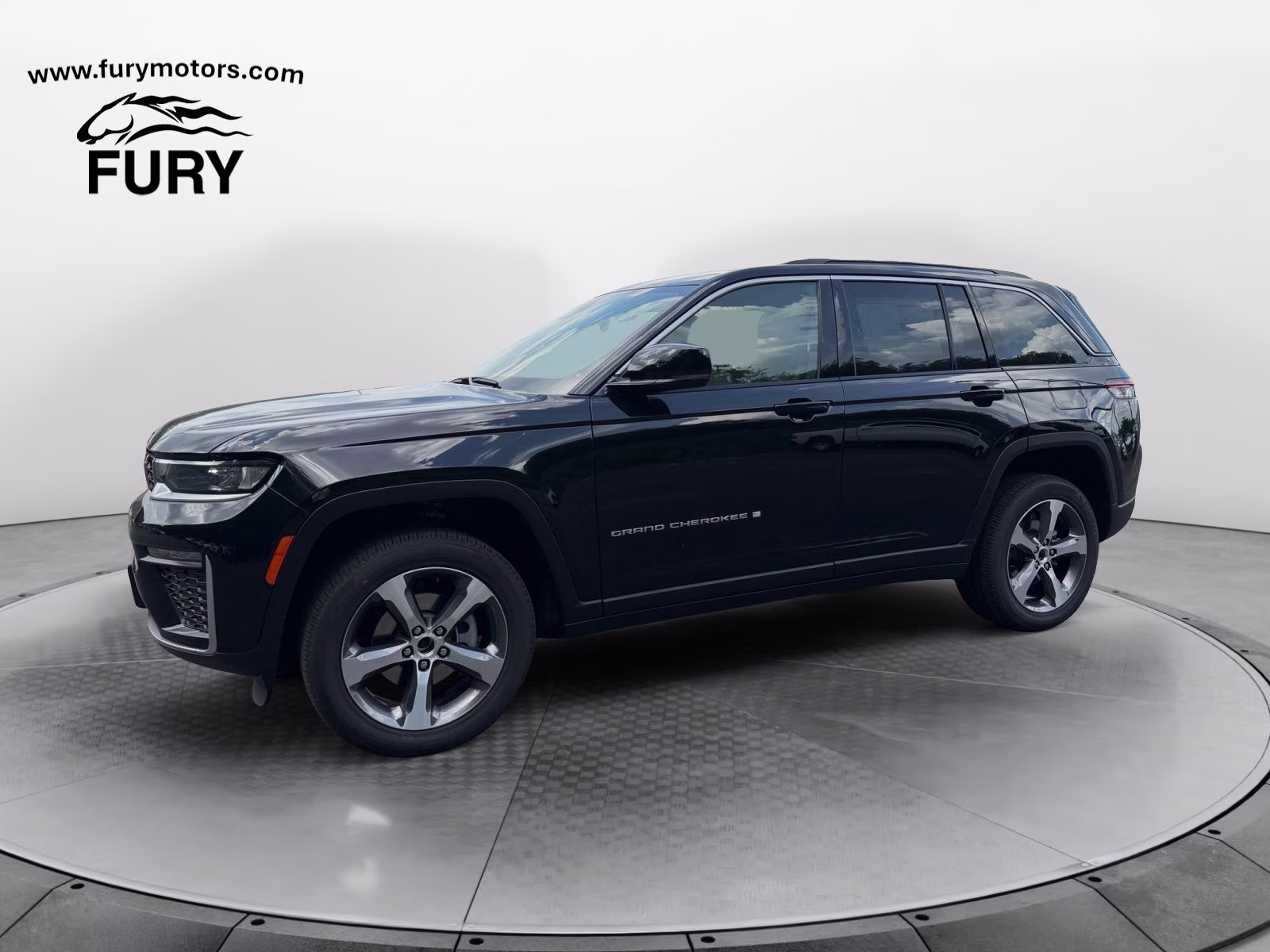 2026 Diamond Black Crystal Pearlcoat Jeep Grand Cherokee Limited 4X4 SUV