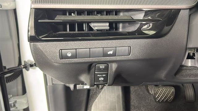 2025 Everest White Pearl Tricoat Nissan Murano SV FWD SUV