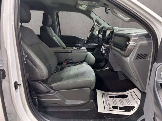 2025 Oxford White Ford F-150 XLT 4X4 Truck