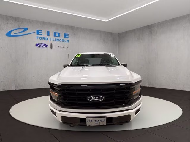 2025 Oxford White Ford F-150 XLT 4X4 Truck