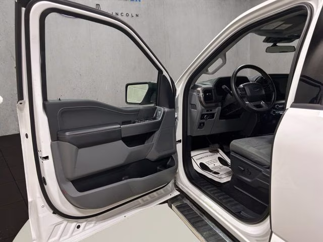 2025 Oxford White Ford F-150 XLT 4X4 Truck