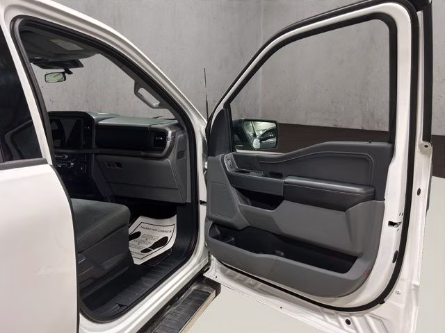 2025 Oxford White Ford F-150 XLT 4X4 Truck