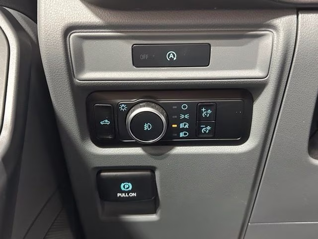 2025 Oxford White Ford F-150 XLT 4X4 Truck