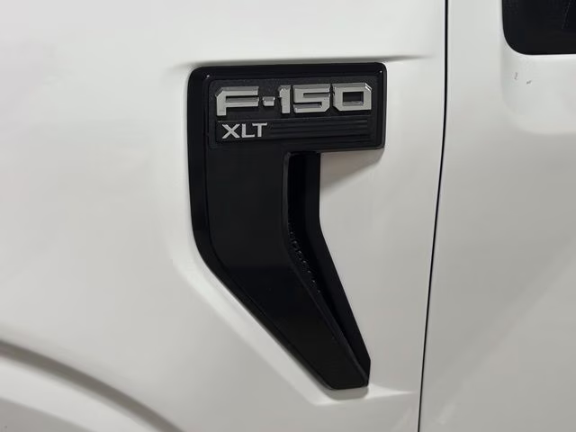 2025 Oxford White Ford F-150 XLT 4X4 Truck