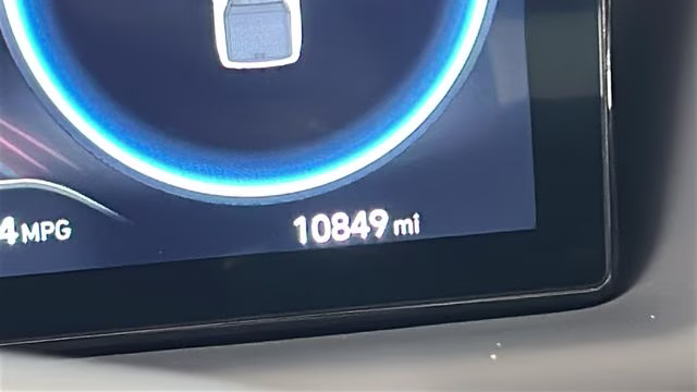 2024 white Hyundai Santa Cruz Limited AWD Truck