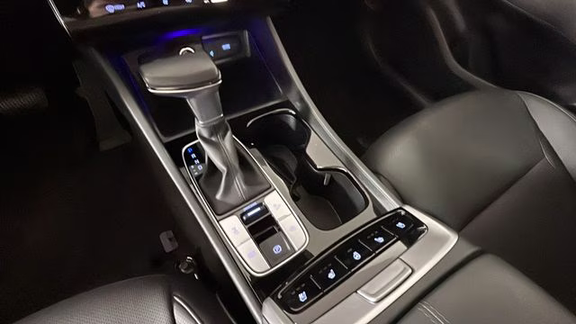 2024 white Hyundai Santa Cruz Limited AWD Truck