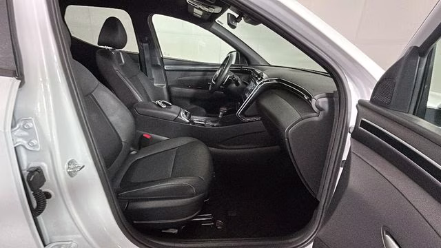 2024 white Hyundai Santa Cruz Limited AWD Truck