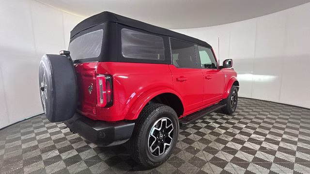 2023 Red Ford Bronco Outer Banks 4X4 SUV