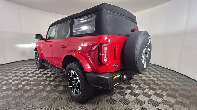 2023 Red Ford Bronco Outer Banks 4X4 SUV