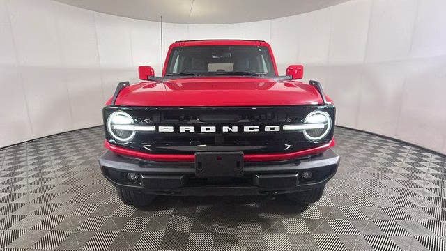 2023 Red Ford Bronco Outer Banks 4X4 SUV