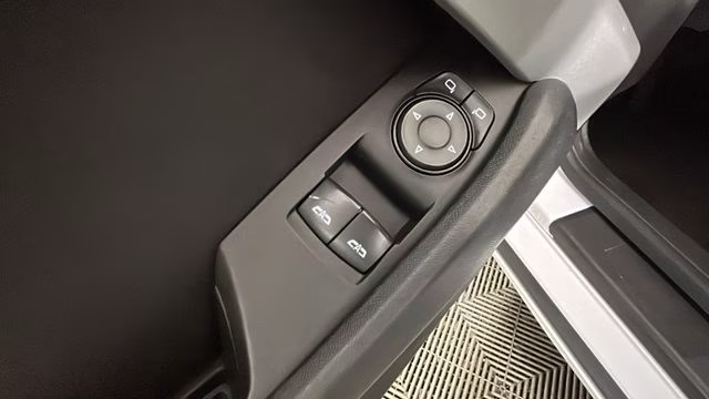 2017 Summit White Chevrolet Camaro 1LT RWD Coupe