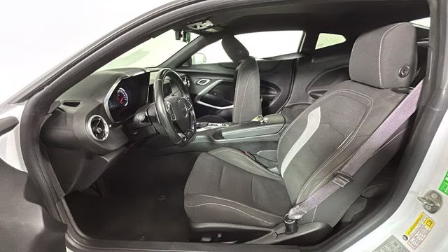 2017 Summit White Chevrolet Camaro 1LT RWD Coupe