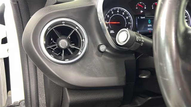 2017 Summit White Chevrolet Camaro 1LT RWD Coupe